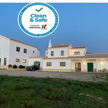 Casa Mineira Guest House Феррейраш Экстерьер фото