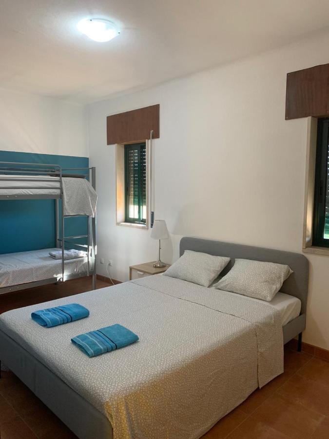 Casa Mineira Guest House Феррейраш Экстерьер фото