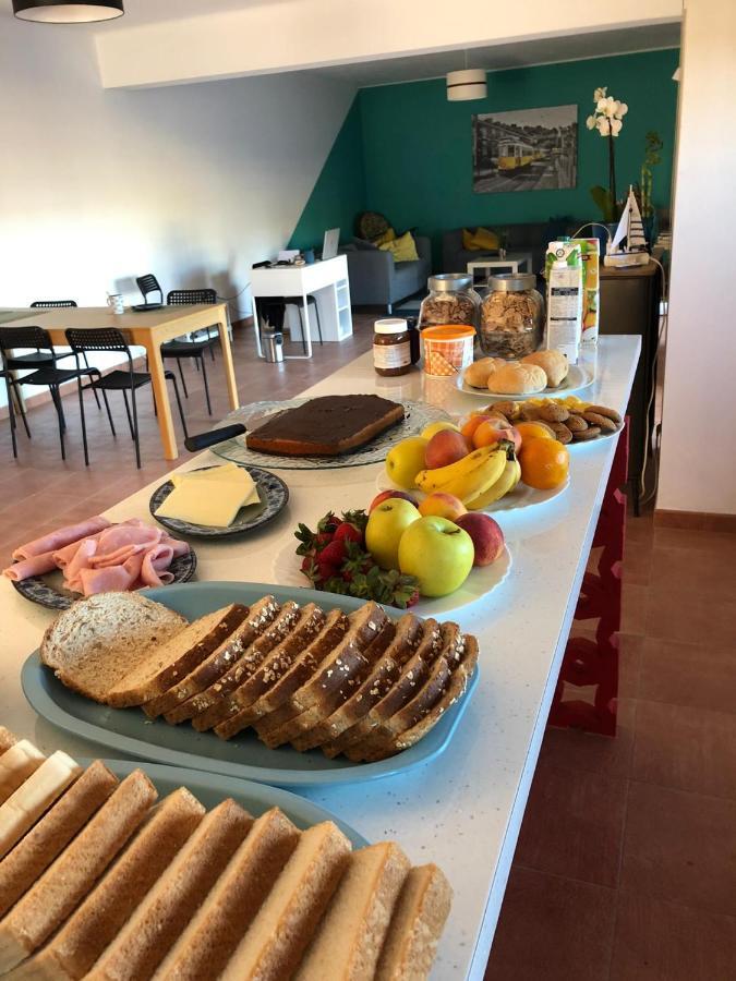Casa Mineira Guest House Феррейраш Экстерьер фото