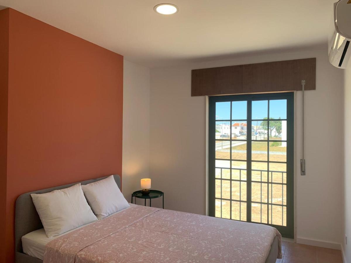 Casa Mineira Guest House Феррейраш Экстерьер фото