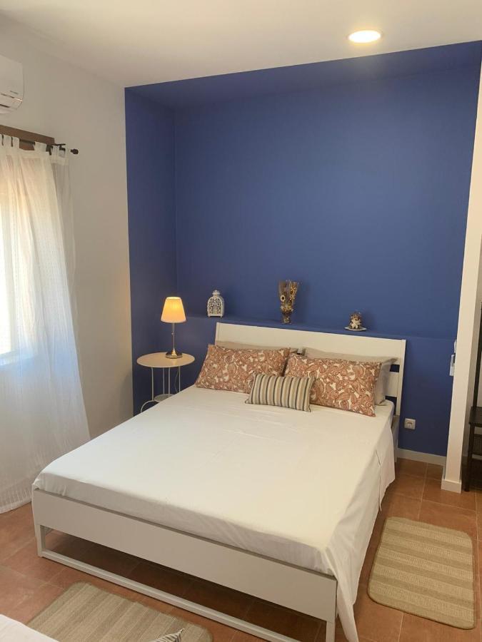 Casa Mineira Guest House Феррейраш Экстерьер фото