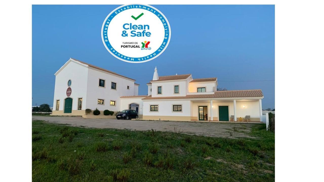 Casa Mineira Guest House Феррейраш Экстерьер фото