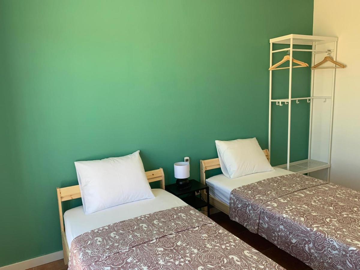 Casa Mineira Guest House Феррейраш Экстерьер фото