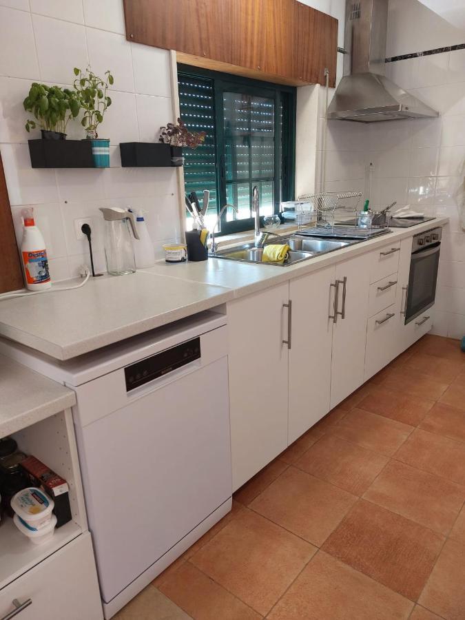 Casa Mineira Guest House Феррейраш Экстерьер фото
