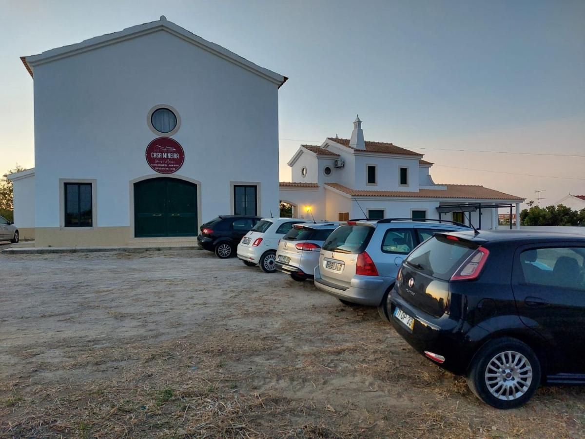Casa Mineira Guest House Феррейраш Экстерьер фото
