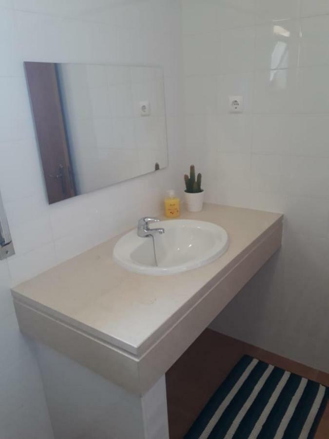 Casa Mineira Guest House Феррейраш Экстерьер фото